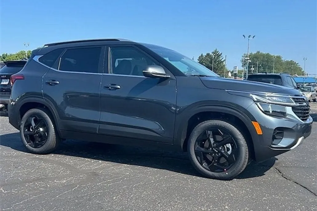 2026 Kia Seltos EX photo 1