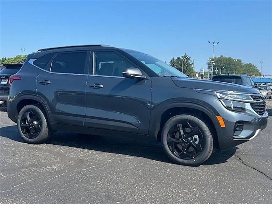 2026 Kia Seltos EX photo 1