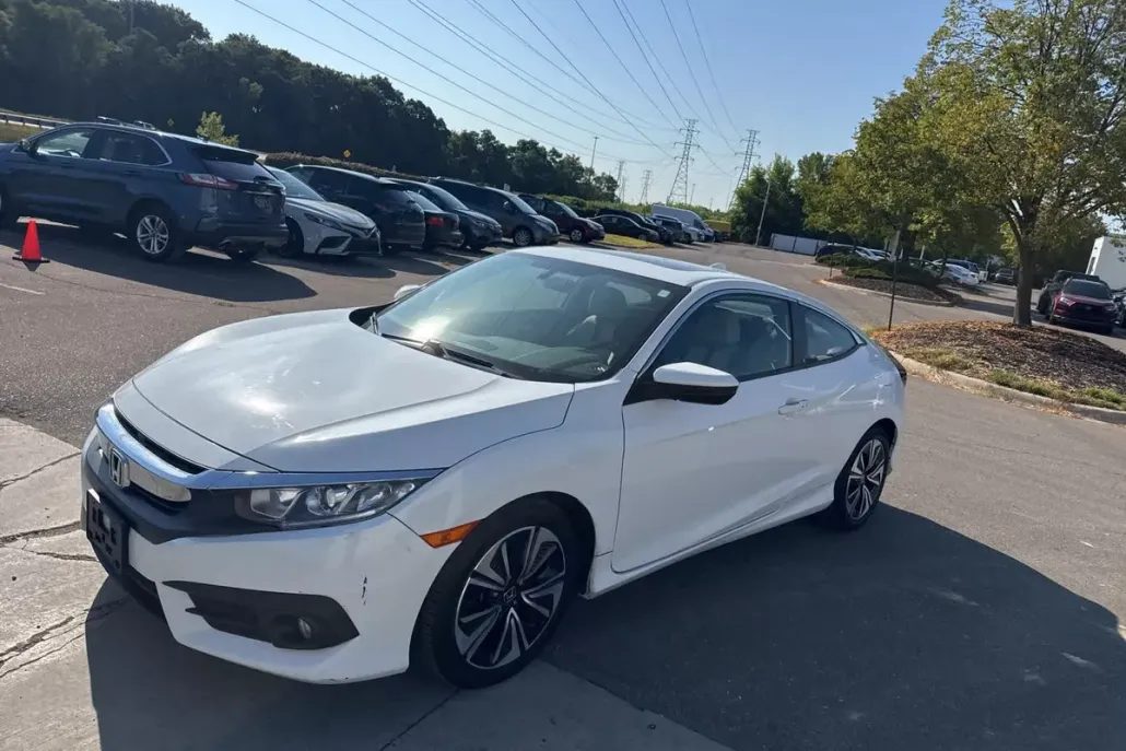 2016 Honda Civic EX-T photo 1