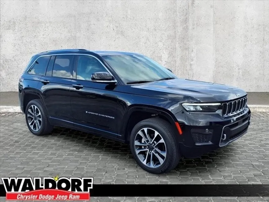 2022 Jeep Grand Cherokee Overland photo 1