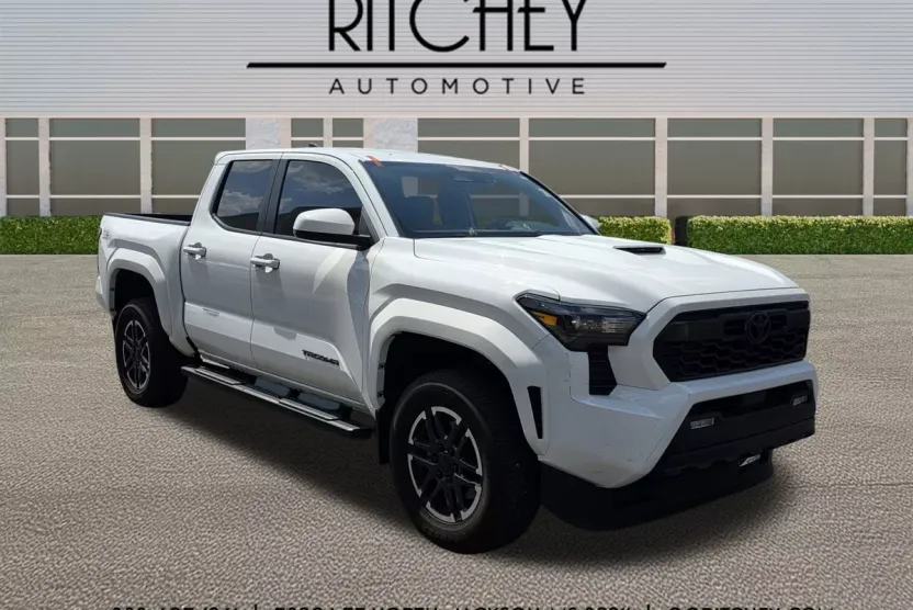 2024 Toyota Tacoma TRD Sport photo 1