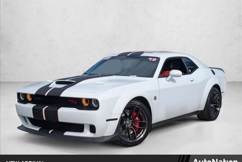 2019 Dodge Challenger R/T Scat Pack Widebody photo 1