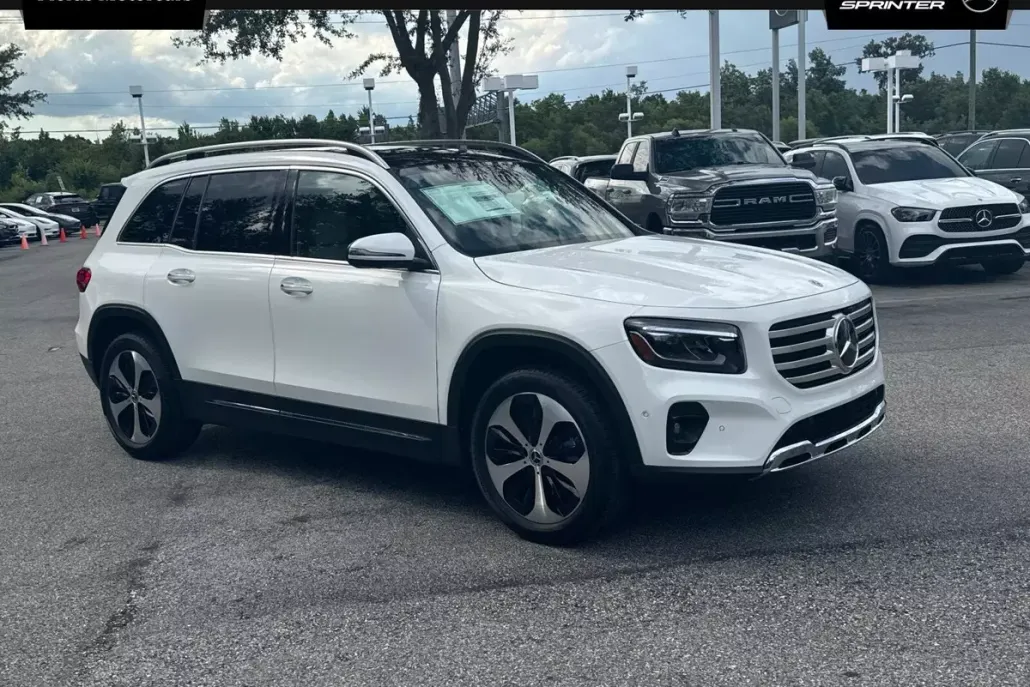 2025 Mercedes Benz GLB 250 photo 1