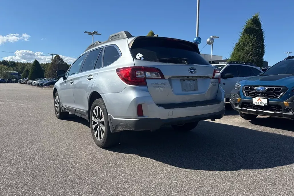 2017 Subaru Outback 3.6R Limited photo 1