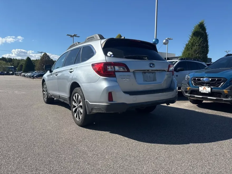 2017 Subaru Outback 3.6R Limited photo 1