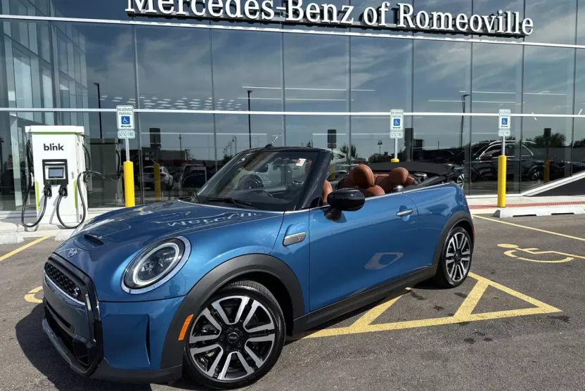 2023 Mini Cooper Convertible S photo 1