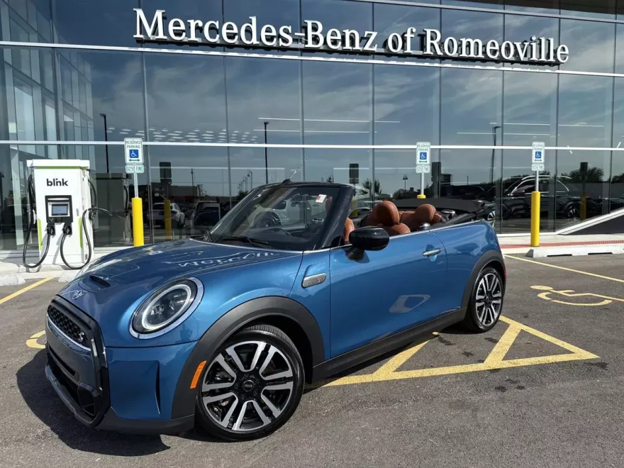2023 Mini Cooper Convertible S photo 1