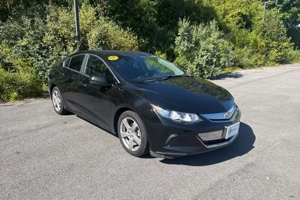 2017 Chevrolet Volt LT photo 1