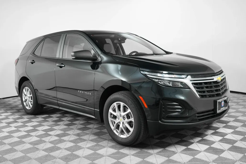2022 Chevrolet Equinox LS photo 1