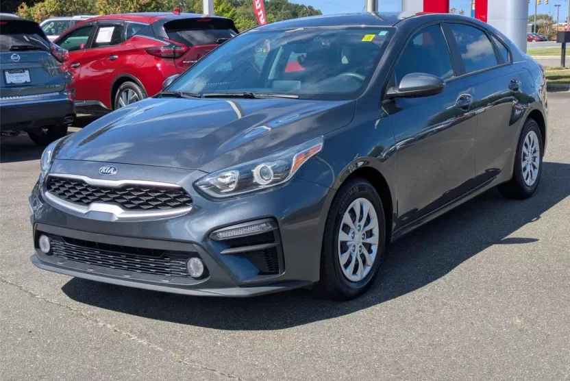 2021 Kia Forte FE photo 1