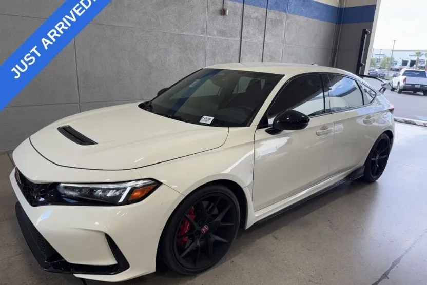 2024 Honda Civic Type R photo 1