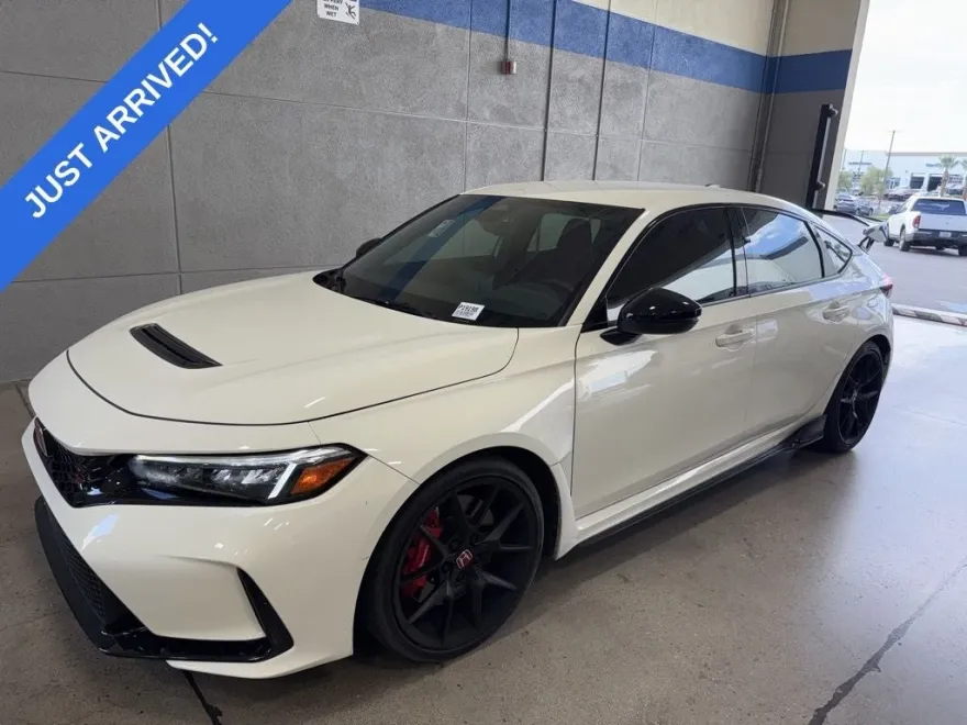 2024 Honda Civic Type R photo 1
