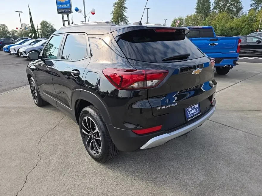 2024 Chevrolet Trailblazer LT photo 1