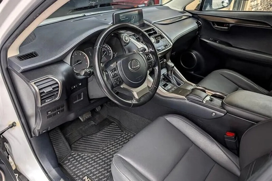 2021 Lexus NX 300 photo 1