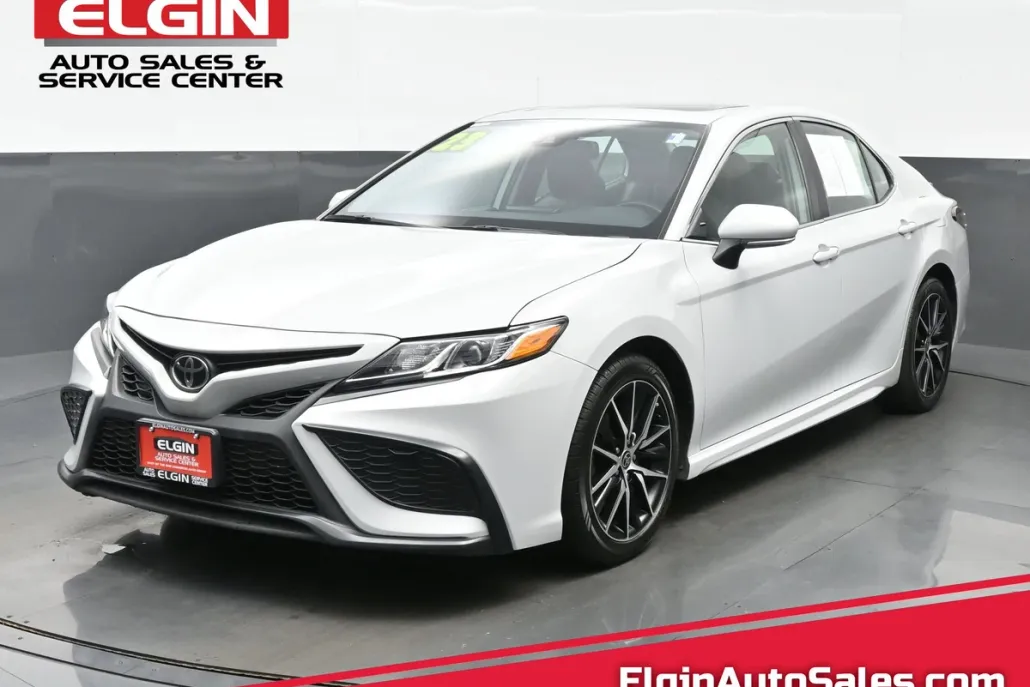 2023 Toyota Camry SE photo 1