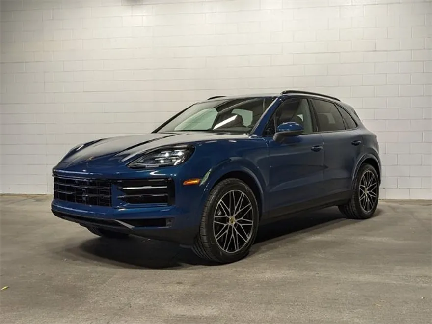 2024 Porsche Cayenne S photo 1