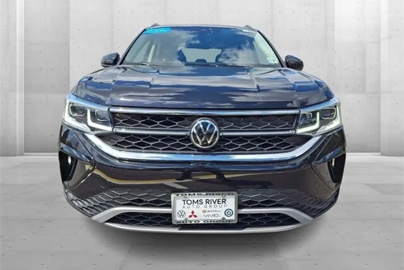 2022 Volkswagen Taos SEL photo 1