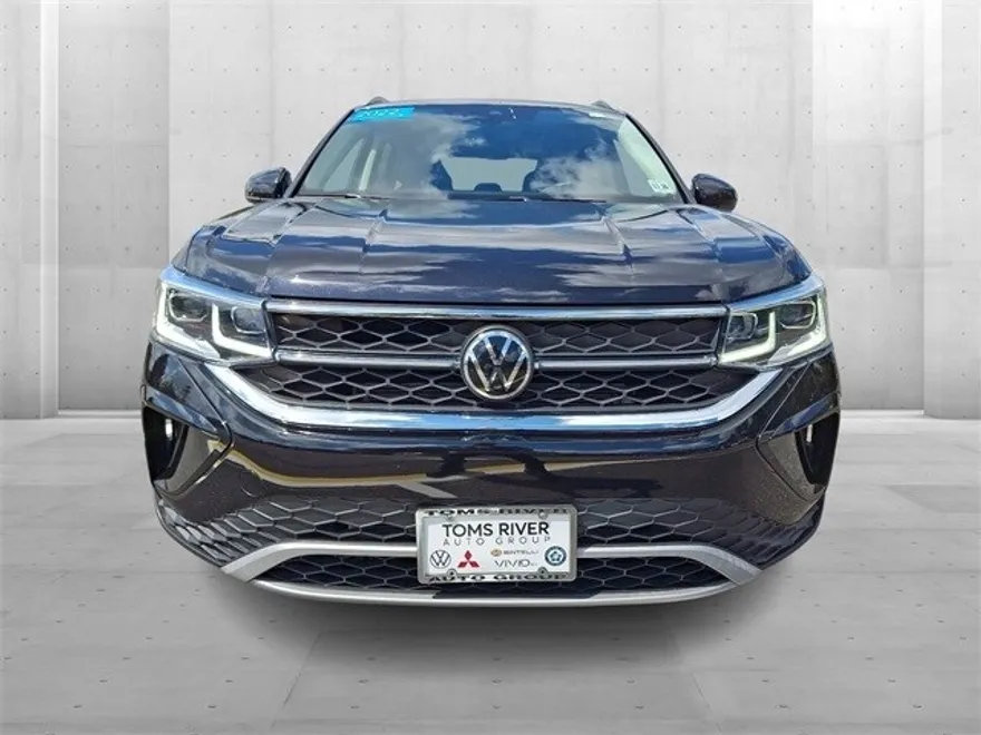 2022 Volkswagen Taos SEL photo 1