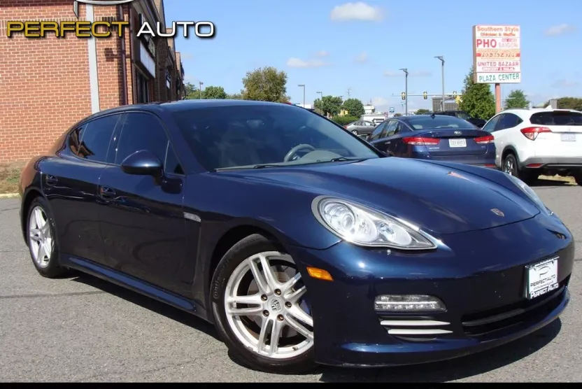 2011 Porsche Panamera Base photo 1