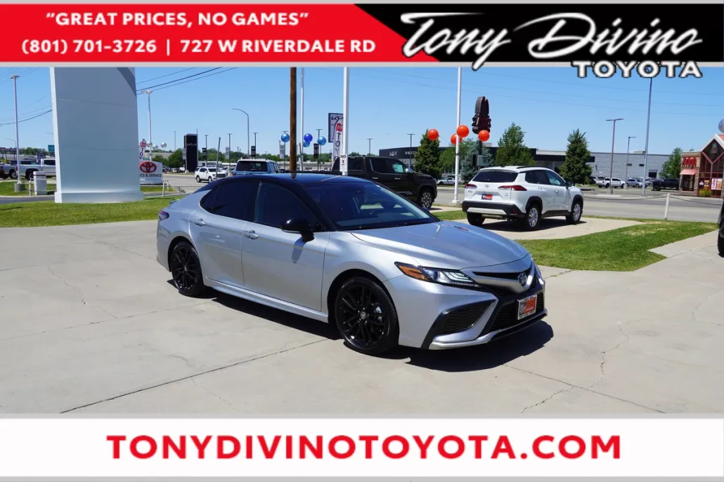 2024 Toyota Camry Hybrid XSE photo 1