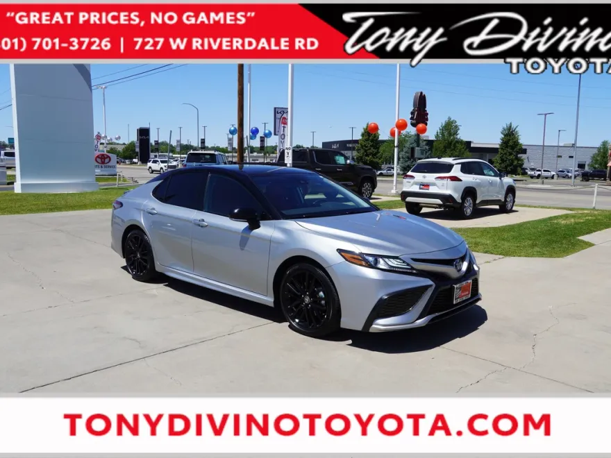 2024 Toyota Camry Hybrid XSE photo 1