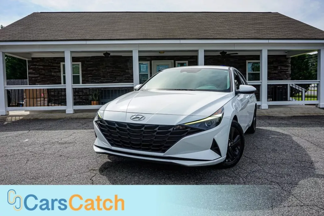 2022 Hyundai Elantra SEL photo 1