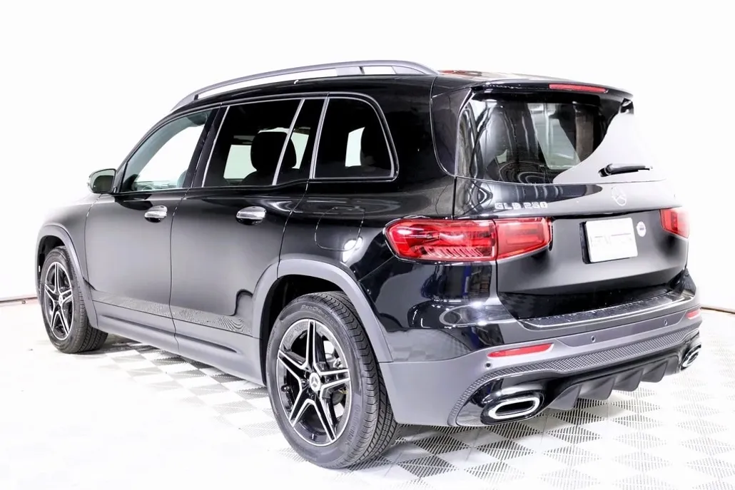2025 Mercedes Benz GLB 250 4MATIC photo 1