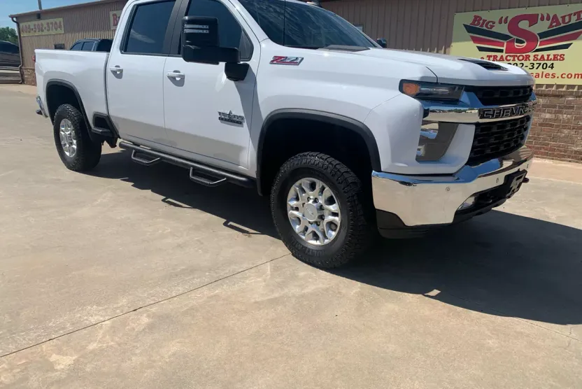 2020 Chevrolet Silverado 2500HD LT photo 1