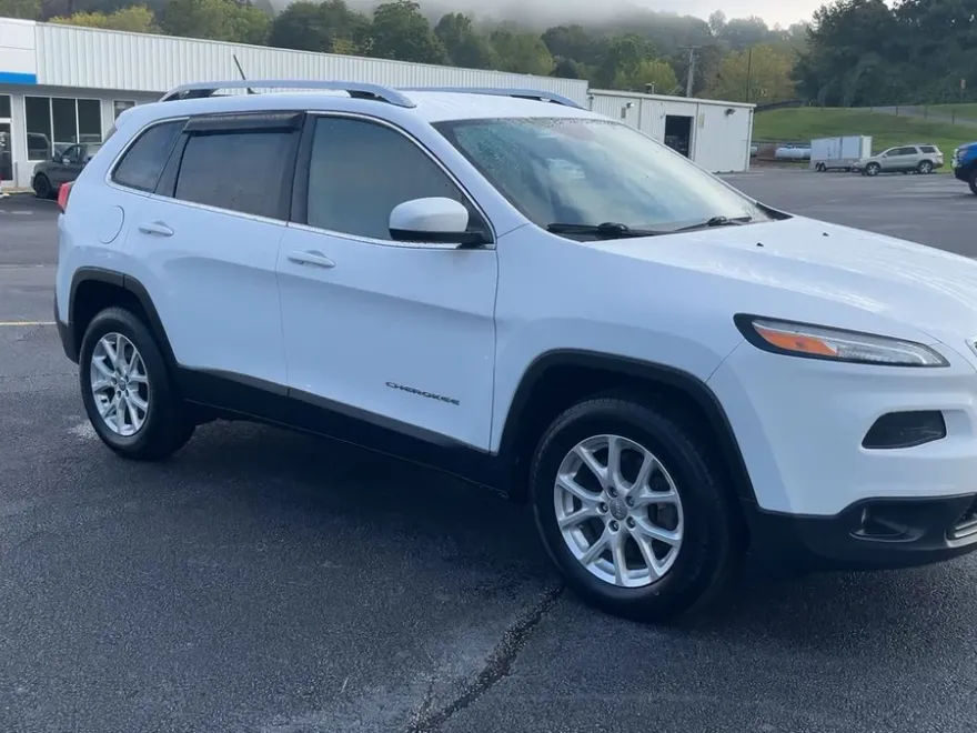 2018 Jeep Cherokee Latitude photo 1