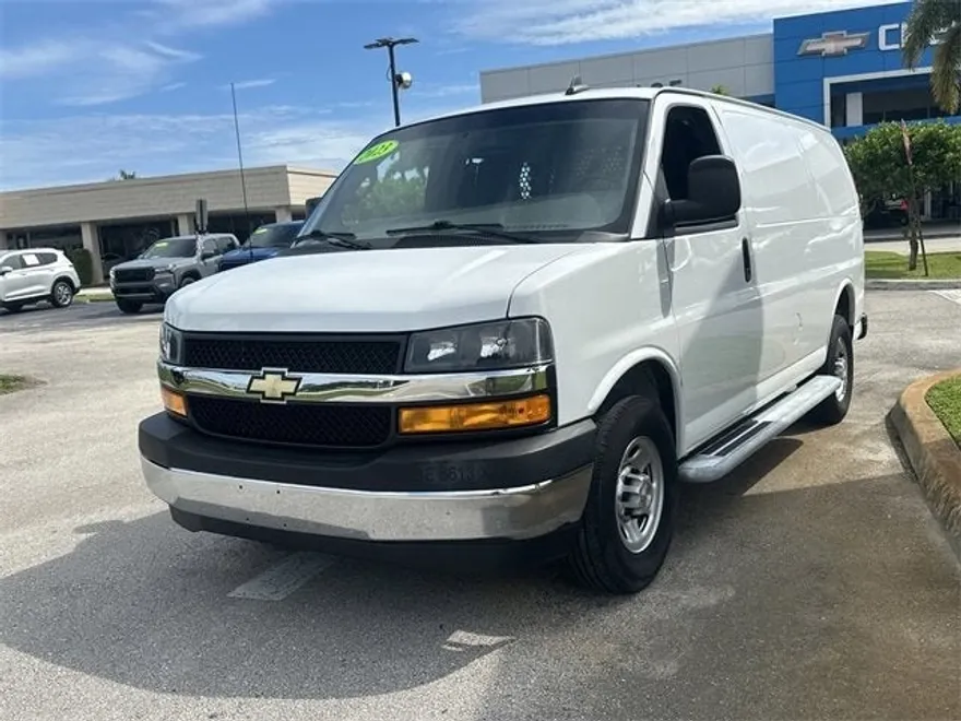 2023 Chevrolet Express Cargo 2500 photo 1