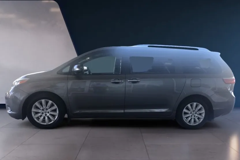 2016 Toyota Sienna Limited Premium photo 1