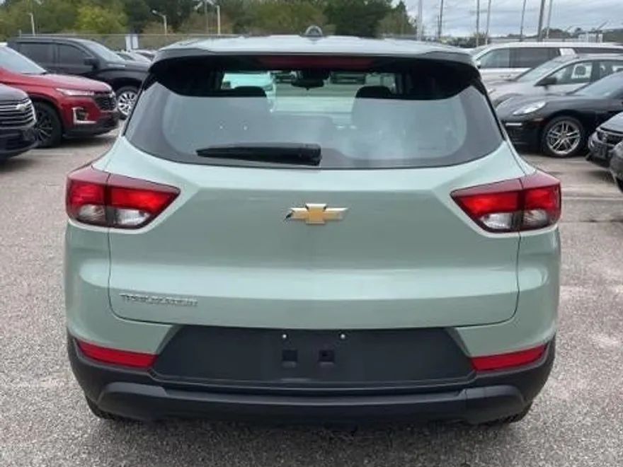2025 Chevrolet Trailblazer LS photo 1