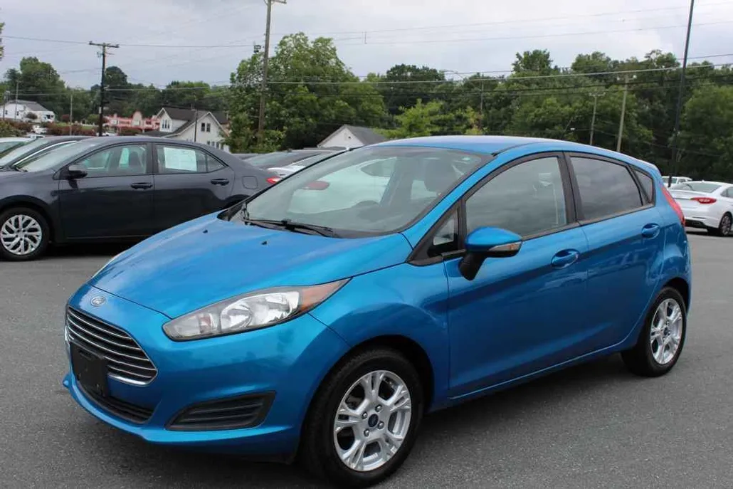 2016 Ford Fiesta SE photo 1