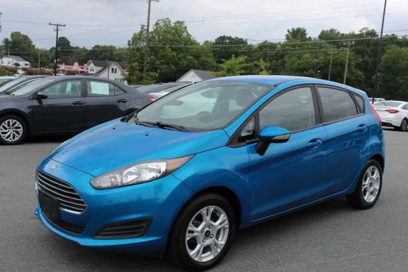 2016 Ford Fiesta SE photo 1