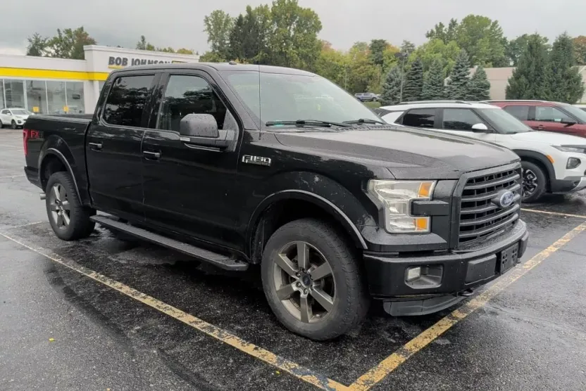 2015 Ford F-150 XLT photo 1