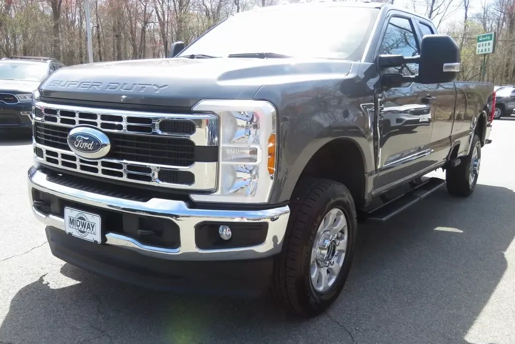2023 Ford F-250 XLT photo 1