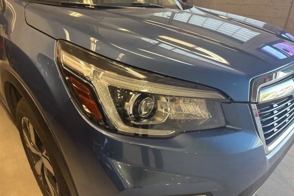 2019 Subaru Forester Touring photo 1