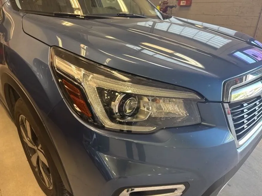 2019 Subaru Forester Touring photo 1