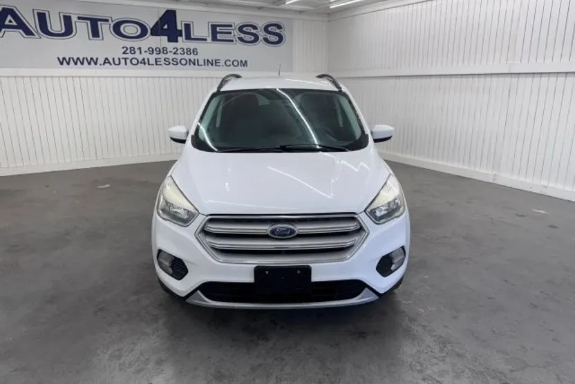 2018 Ford Escape SE Sport photo 1