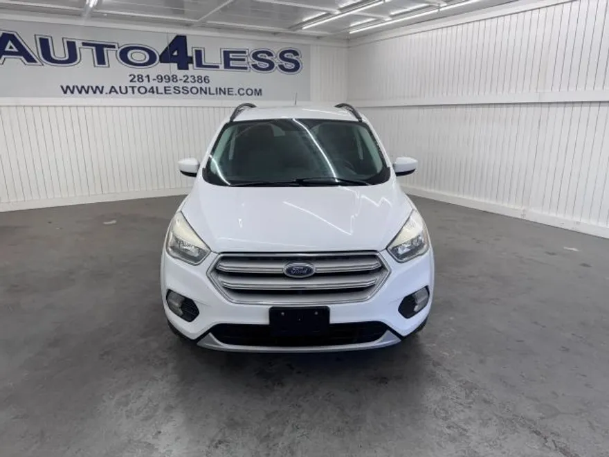 2018 Ford Escape SE Sport photo 1