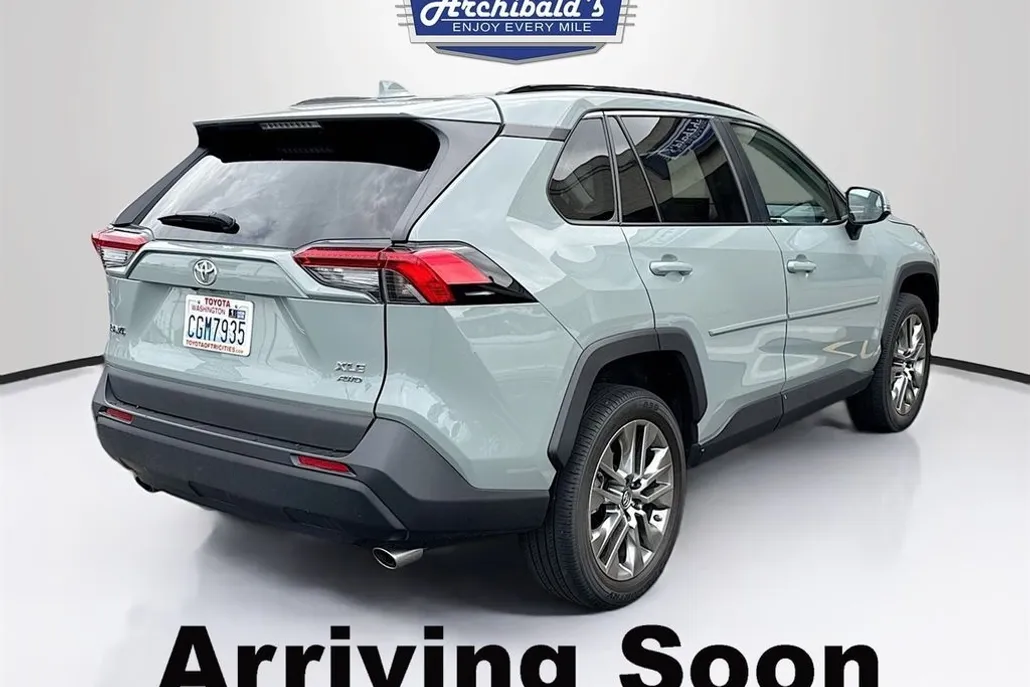 2019 Toyota RAV4 XLE Premium photo 1