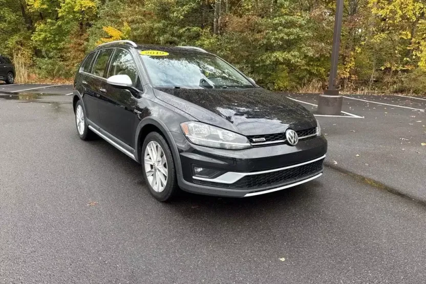 2019 Volkswagen Golf Alltrack TSI SE 4Motion photo 1