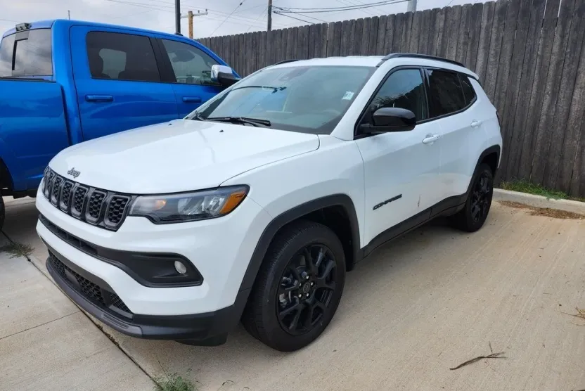 2025 Jeep Compass Latitude photo 1