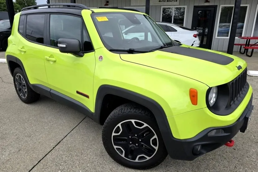 2017 Jeep Renegade Trailhawk photo 1