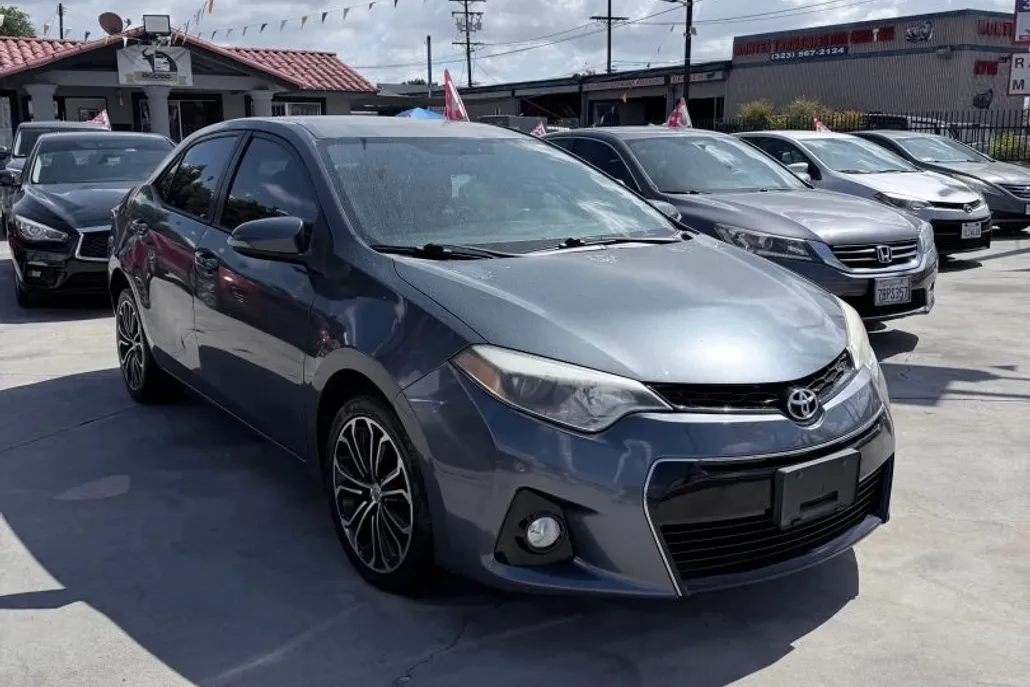 2016 Toyota Corolla Plus photo 1