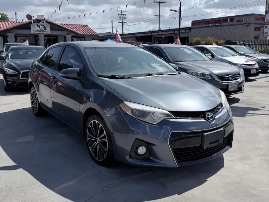 2016 Toyota Corolla Plus photo 1