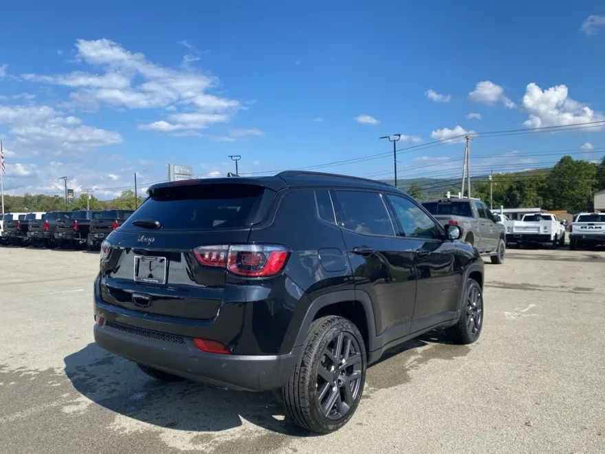 2026 Jeep Compass Limited Altitude photo 1