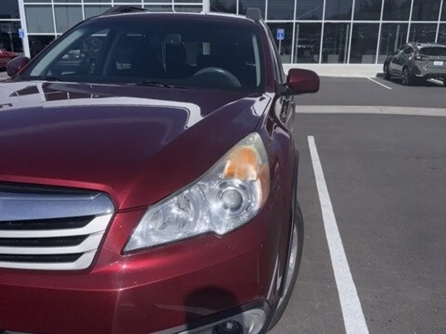 2012 Subaru Outback 2.5i photo 1