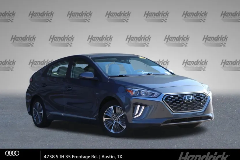2020 Hyundai Ioniq Plug-In Hybrid SE photo 1