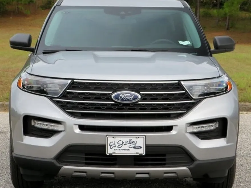 2024 Ford Explorer XLT photo 1
